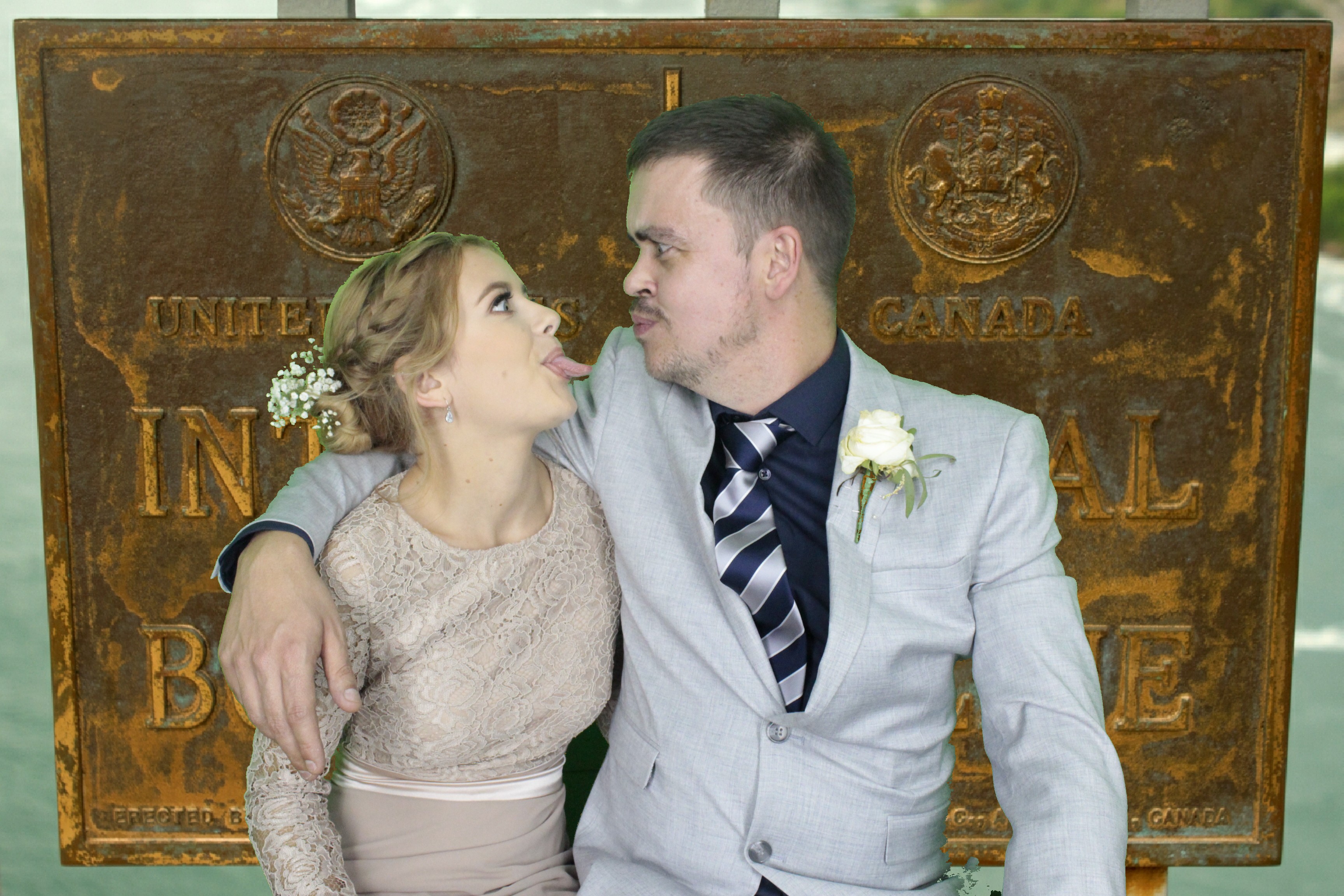 Mr & Mrs Hillier | View more photos from the event at gallery.myphotoboothexperience.co.uk/u/MyPhotoBoothExperienceLtd/Mr-Mrs-Hillier